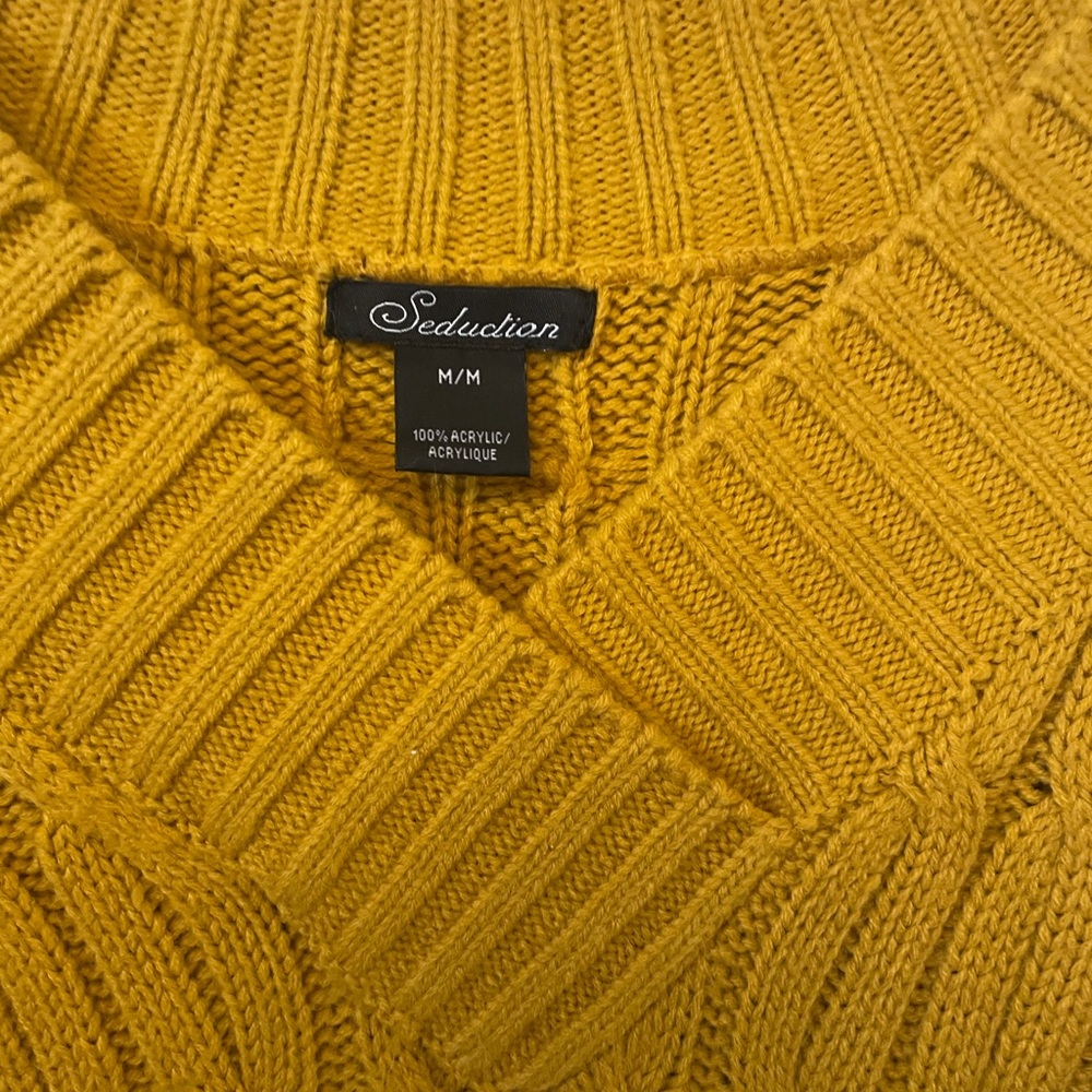 Yellow sweater - Picture 2 of 3